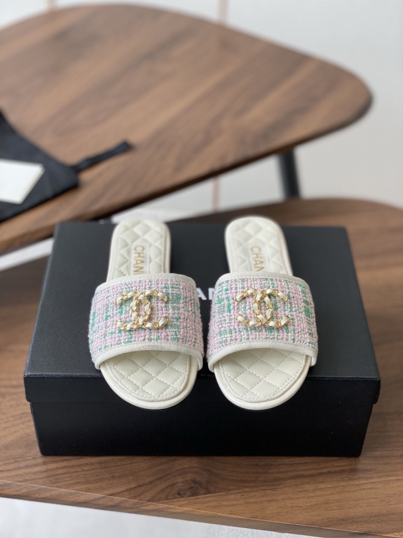 Ch**el slippers